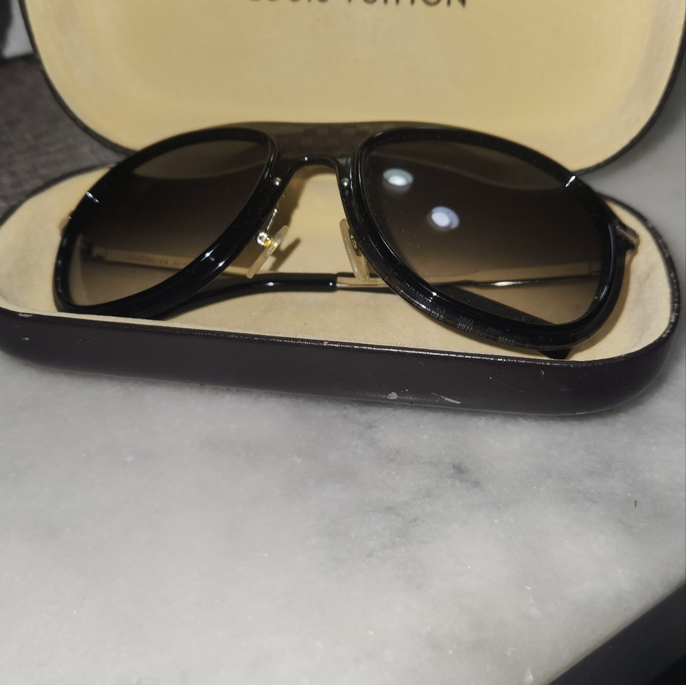 Louis Vuitton Damier print Sunglasses - Picture 6 of 9